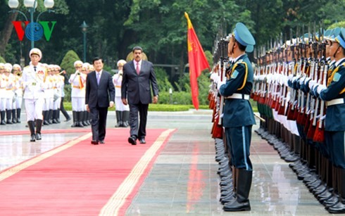 Presiden Venezuela mengunjungi Vietnam: Menambah selar  dalam hubungan dua negara - ảnh 1