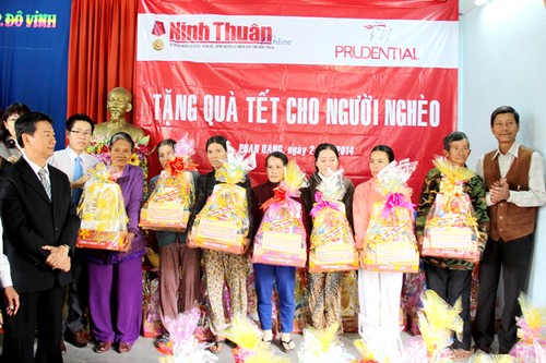Во Вьетнаме продолжаются новогодние мероприятия для малоимущих - ảnh 1