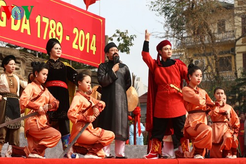 В Ханое празднуют 225-летие со дня победы под Нгокхой-Донгда - ảnh 3