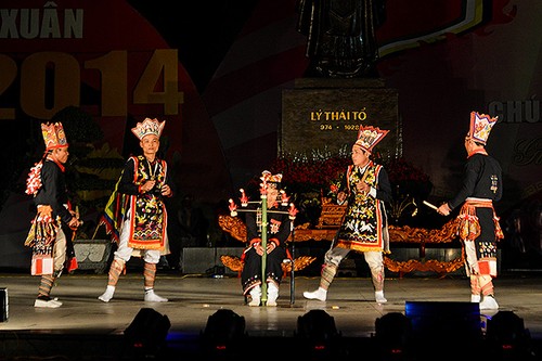 В Ханое состоялся 4-й фестиваль старинных танцев Тханглонга-Ханоя - ảnh 2