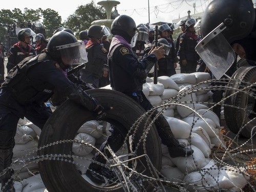 Тайская полиция старается вернуть под свой контроль 5 мест демонстраций - ảnh 1