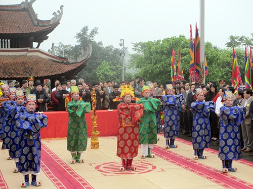 В Футхо прошла церемония поминания прародителя вьетнамского народа Лак Лонг Куана - ảnh 1