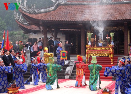 Церемония поминания прародителя вьетнамского народа - ảnh 4