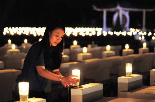 Девять тысяч свечей в память о погибших солдатах - ảnh 1