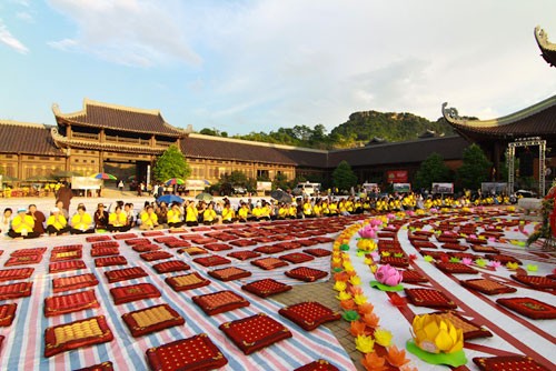 Во Вьетнаме завершился Великий буддистский праздник ООН «Весак-2014» - ảnh 1
