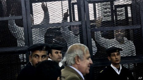 Египетский суд приговорил к тюремному заключению более 160 сторонников «Братьев-мусульман» - ảnh 1