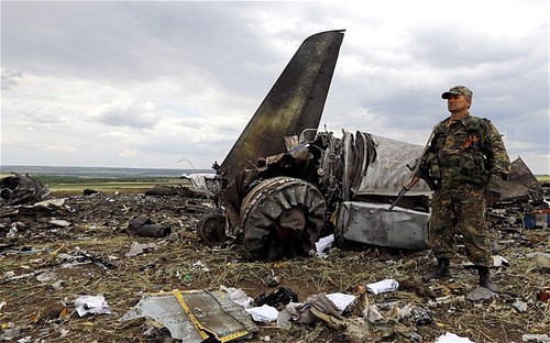 Украина заявила о 49 жертвах самолета, сбитого под Луганском - ảnh 1