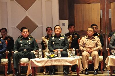 Командующий армией Таиланда отверг информацию о связях с демонстрантами - ảnh 1