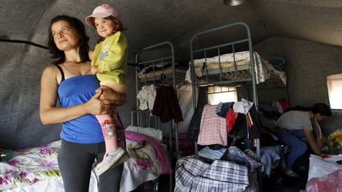Поток беженцев из Донецка и ближайших населенных пунктов усилился - ảnh 1