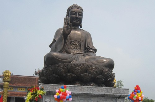 Завершилось строительство крупнейшей в ЮВА бронзовой статуи Будды - ảnh 1