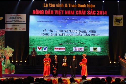 Во Вьетнаме названы 63 лучших крестьянина 2014 года - ảnh 1
