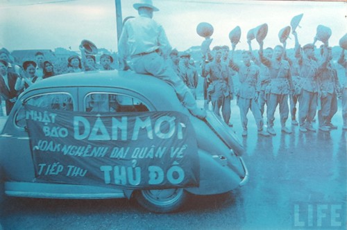 Незабываемые фотографии, снятые в День освобождения Ханоя - ảnh 7