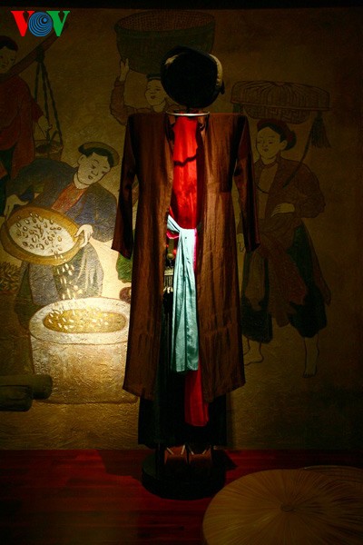 Музей традиционного вьетнамского женского платья «аозяй» - ảnh 6