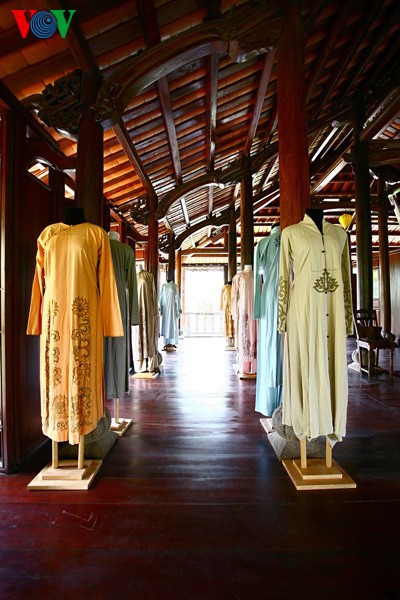 Музей традиционного вьетнамского женского платья «аозяй» - ảnh 17