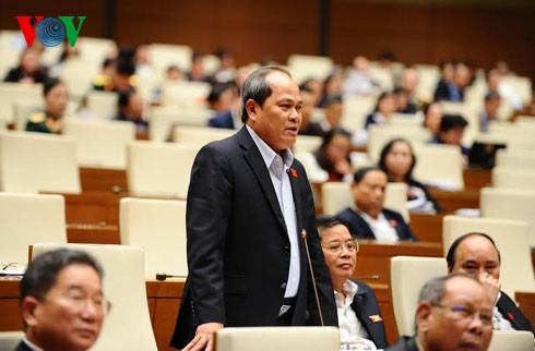 Вьетнамские депутаты обсудили проект исправленного Закона об устройстве Правительства - ảnh 1