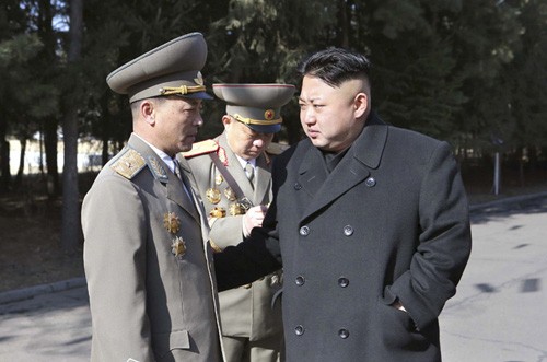 Лидер КНДР Ким Чен Ын руководил масштабными военными учениями - ảnh 1