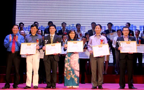 Во Вьетнаме названы лучшие молодые преподаватели-бизнесмены страны 2014 года - ảnh 1