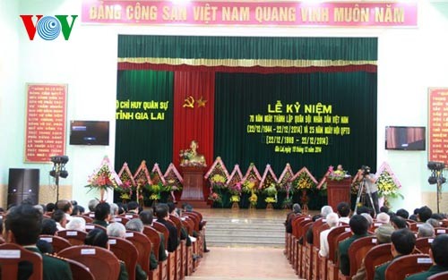 Во Вьетнаме проходит ряд мероприятий в честь 70-летия Вьетнамской народной армии - ảnh 1