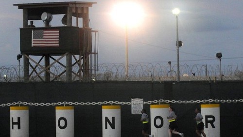 Президент США Барак Обама пообещал закрыть тюрьму в Гуантанамо - ảnh 1