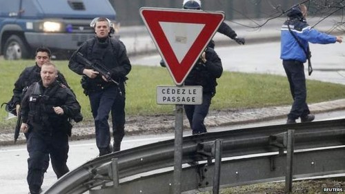 Во Франции завершилась операция по освобождению заложников - ảnh 1