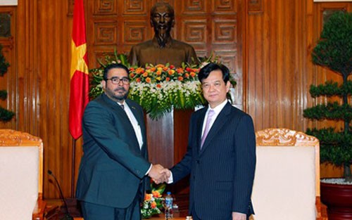 Премьер Вьетнама Нгуен Тан Зунг принял послов Панамы и Бангладеш - ảnh 1