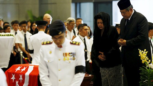 Мировые лидеры приняли участие в церемонии прощания с экс-премьером Сингапура - ảnh 1