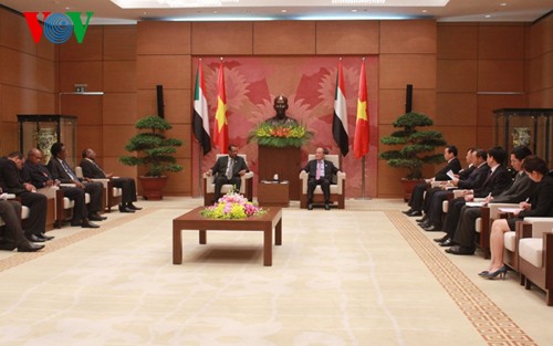 Спикер вьетнамского парламента принял председателя Национальной ассамблеи Судана - ảnh 1