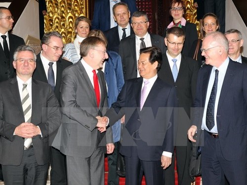 ЕС и Вьетнам стремятся к подписанию Соглашения о ЗСТ в середине 2015 года - ảnh 1