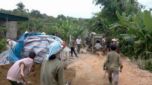Женщины провинции Куангчи участвуют в строительстве новой деревни - ảnh 2