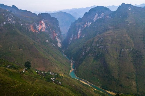 ИноСМИ воспевают туристические места Вьетнама - ảnh 7
