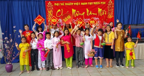 Вьетнамская диаспора за границей встречает Новый год по лунному календарю - ảnh 1