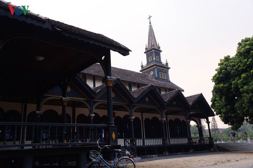 100-летняя деревянная церковь в провинции Контум - ảnh 3