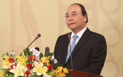 Правительство Вьетнама вместе с предприятиями развивает страну - ảnh 1