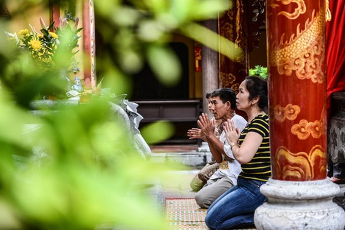 Посещение храма Нге, где поклоняются женщине-генералу Ле Тян - ảnh 12