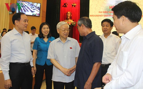 Генеральный секретарь ЦК КПВ встретился с избирателями Ханоя - ảnh 1