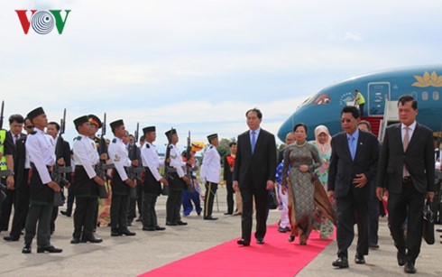 Президент СРВ Чан Дай Куанг прибыл в Бруней, посетил Посольство Вьетнама - ảnh 1