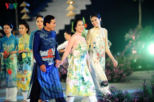 Ханойский фестиваль женского платья «ао-зай» - ảnh 11