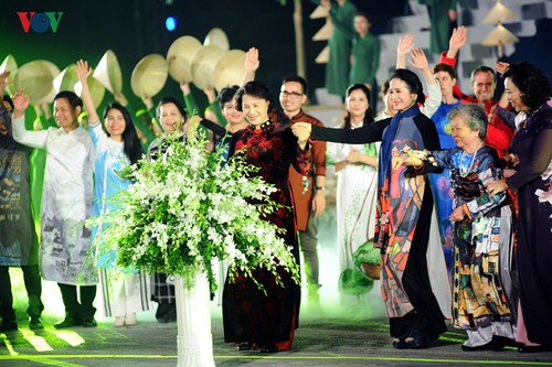 Ханойский фестиваль женского платья «ао-зай» - ảnh 15