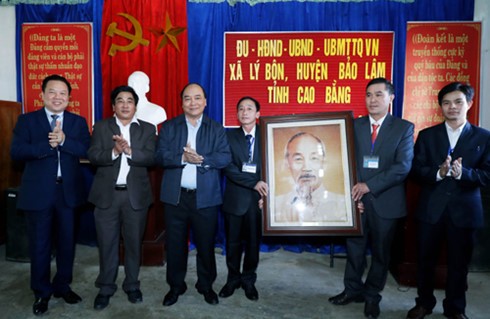 Нгуен Суан Фук совершил рабочую поездку в провинцию Каобанг - ảnh 1