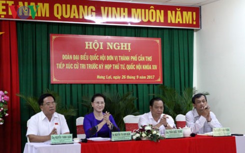 Спикер вьетнамского парламента встретилась с избирателями в городе Кантхо - ảnh 1