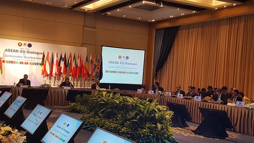 В Бангкоке прошёл диалог АСЕАН-ЕС по устойчивому развитию - ảnh 1