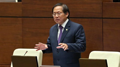 Парламент Вьетнама продолжал делать запросы главе Мининфокома - ảnh 1