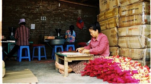 Каотхон – известная деревня по производству благовоний в провинции Хынгйен - ảnh 2