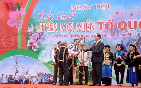 Президент Вьетнама: необходимо совершать конкретные действия для помощи нацменьшинствам - ảnh 1