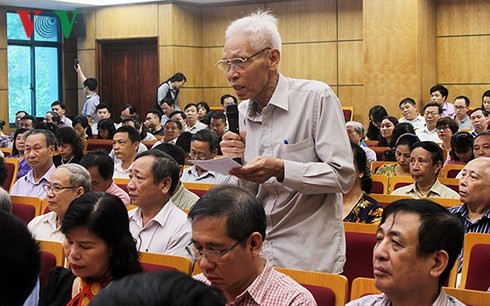 Генеральный секретарь ЦК КПВ встретился с избирателями в Ханое - ảnh 2