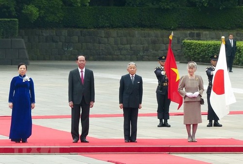 Президент Вьетнама встретился с императором и императрицей Японии - ảnh 1