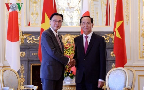 Президент Вьетнама встретился с главой Союза парламентариев за японо-вьетнамскую дружбу - ảnh 2