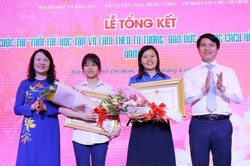 Во Вьетнаме наградили победителей конкурса «Молодёжь учится и работает по примеру Хо Ши Мина» - ảnh 1