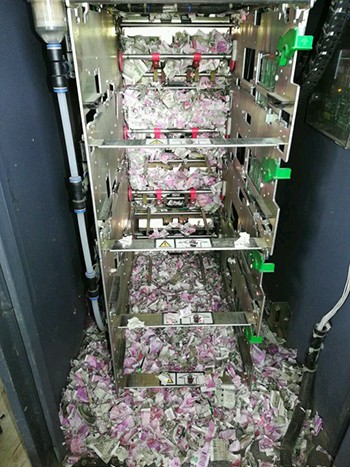 Мыши съели деньги в банкомате в индийском штате Ассам - ảnh 1