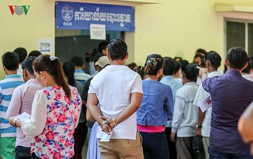 Избиратели Камбоджи пришли на выборы депутатов парламента 6-го созыва - ảnh 1